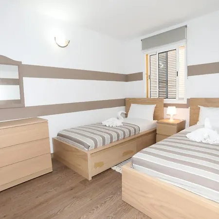 Keur Fina * Costa De Antigua